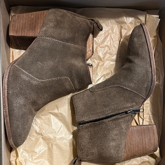 Madewell Shoes - Madewell Brown Suede Ankle Boots